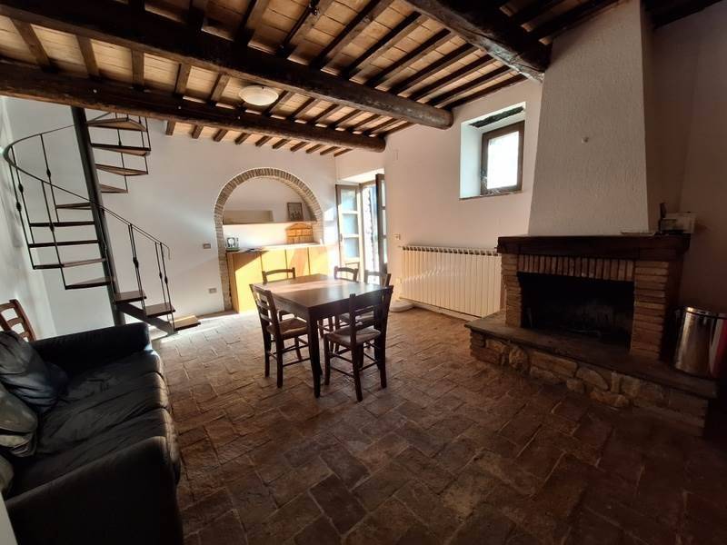 appartamento in vendita a Sefro