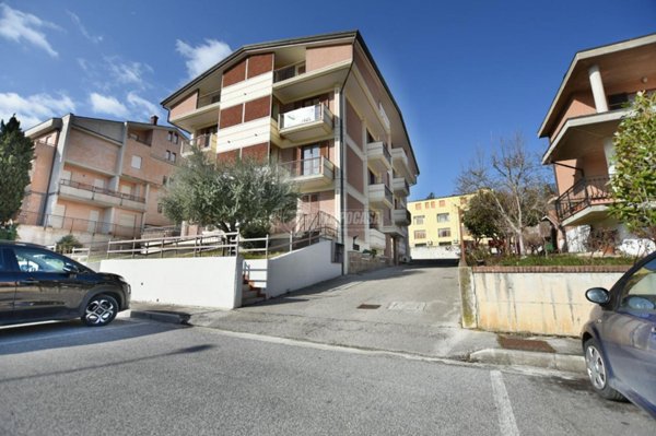 appartamento in vendita a Serrapetrona