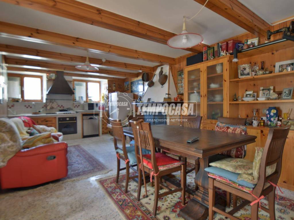 appartamento in vendita a Serrapetrona