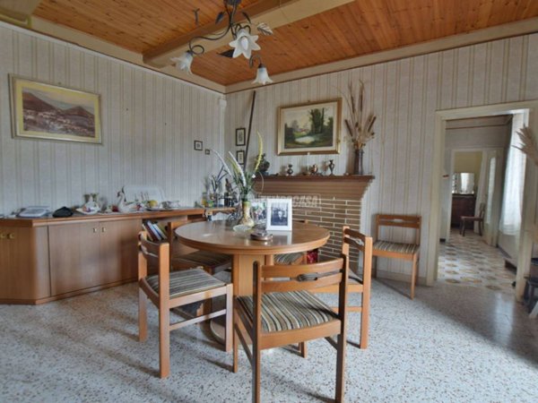 appartamento in vendita a Serrapetrona