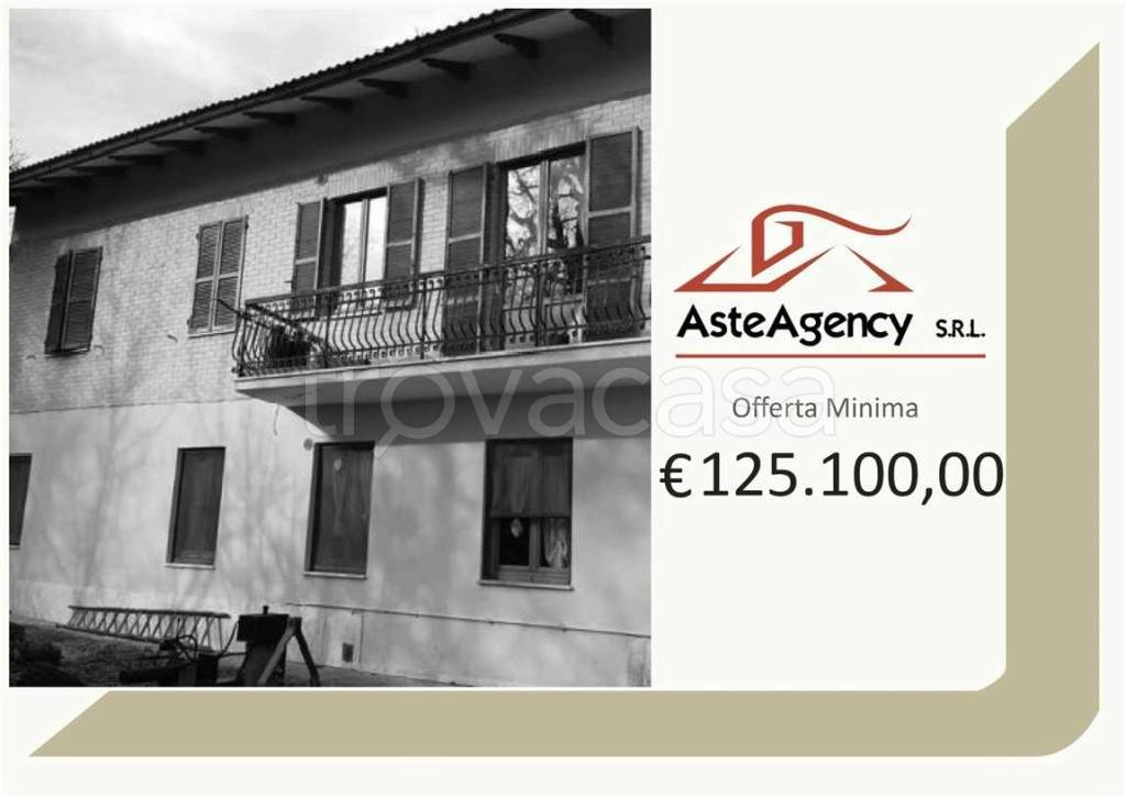 casa indipendente in vendita a Serrapetrona