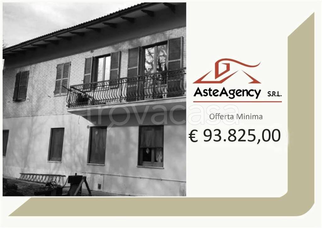 casa indipendente in vendita a Serrapetrona