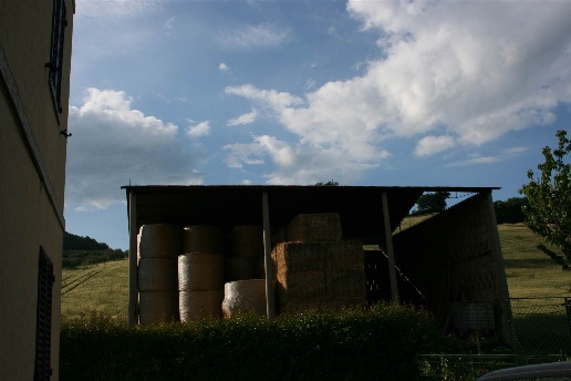 casa indipendente in vendita a Serrapetrona in zona Borgiano