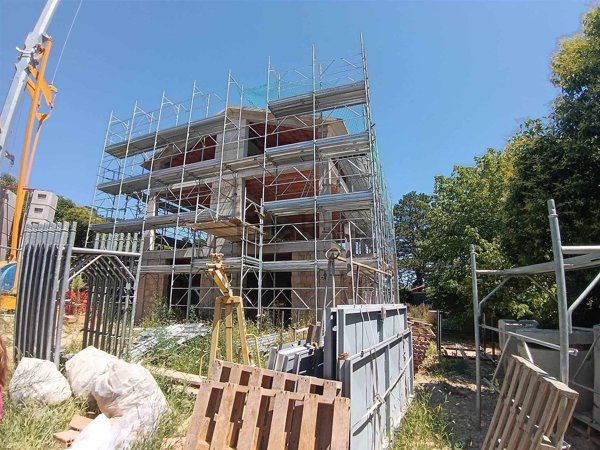 casa indipendente in vendita a Serrapetrona in zona Borgiano