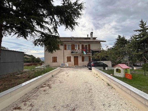 appartamento in vendita a Serrapetrona