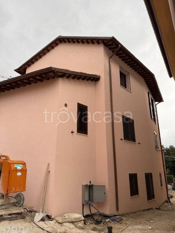 casa indipendente in vendita a Serrapetrona in zona Borgiano