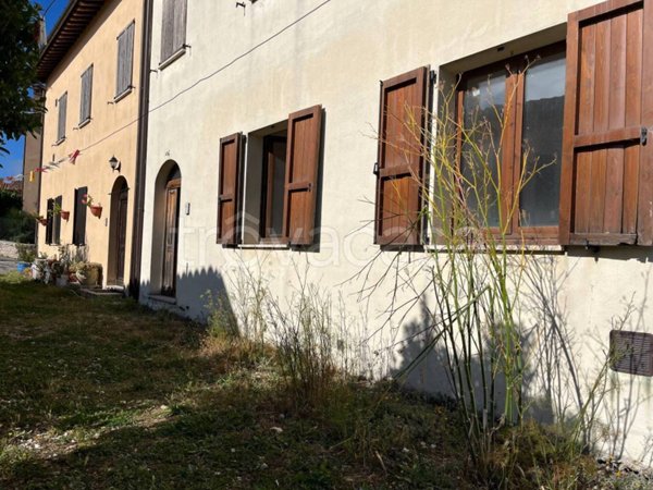 appartamento in vendita a Serravalle di Chienti in zona Collecurti
