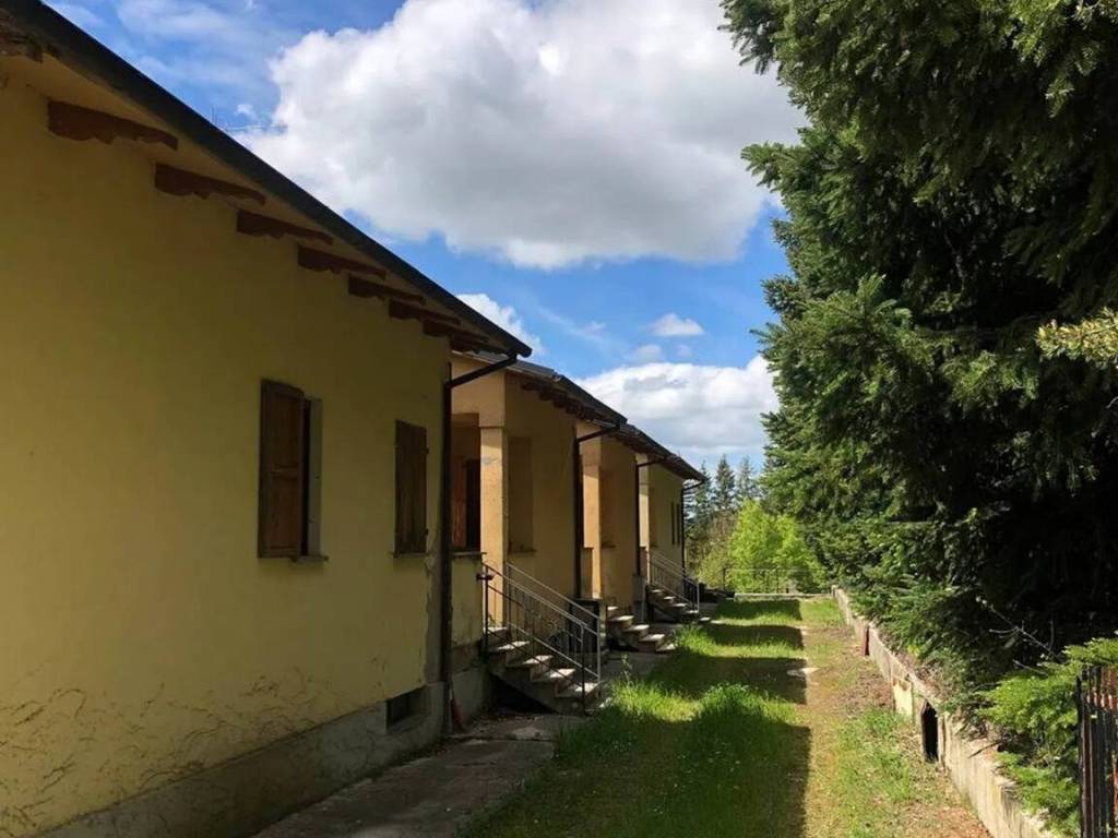casa indipendente in vendita a Serravalle di Chienti