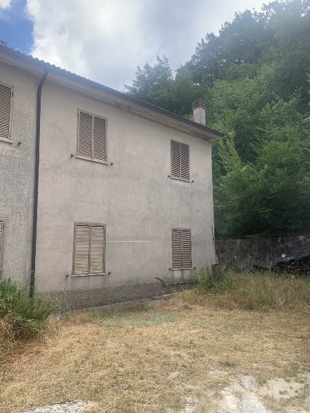 appartamento in vendita a Serravalle di Chienti in zona Castello