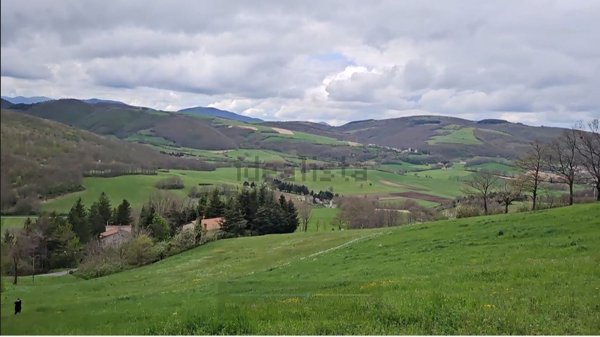terreno agricolo in vendita a Serravalle di Chienti