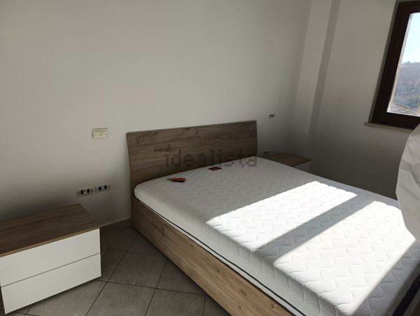 casa indipendente in vendita a Serravalle di Chienti