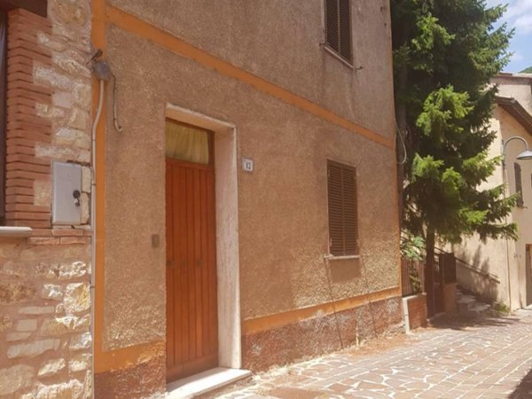 appartamento in vendita a Serravalle di Chienti