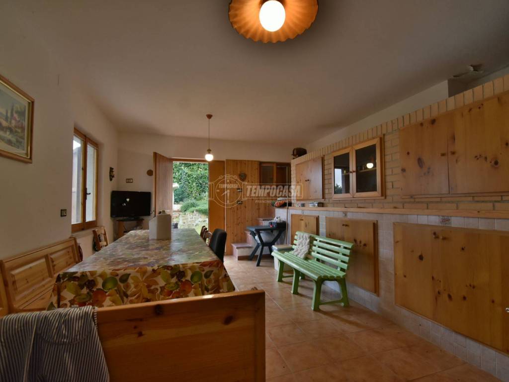 casa indipendente in vendita a Tolentino in zona Sant'Andrea