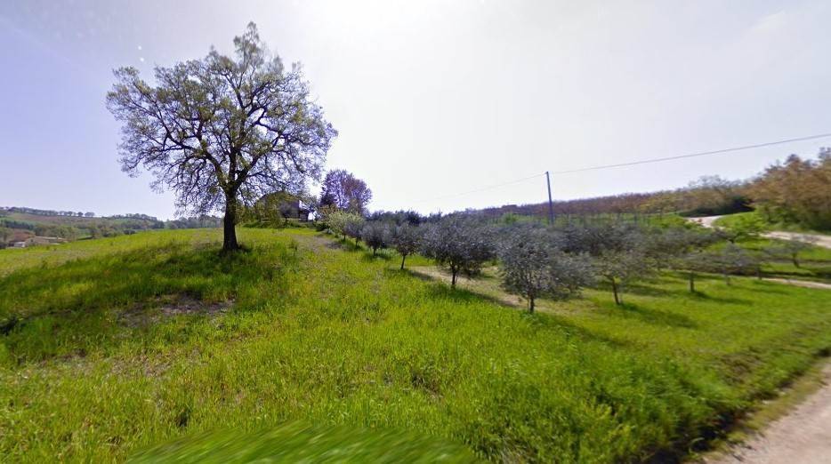 casa indipendente in vendita a Tolentino in zona Calcavenaccio