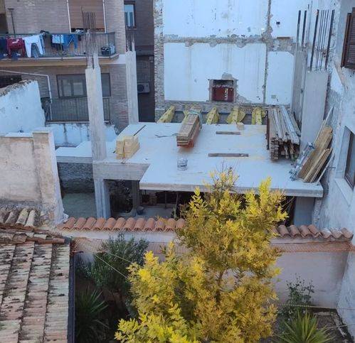 casa indipendente in vendita a Tolentino