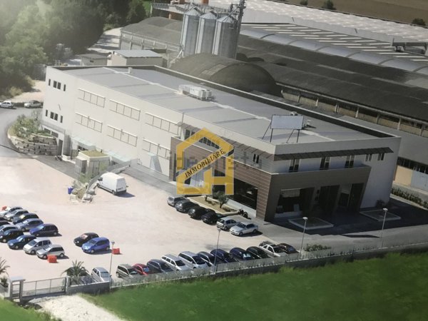 capannone in vendita a Tolentino