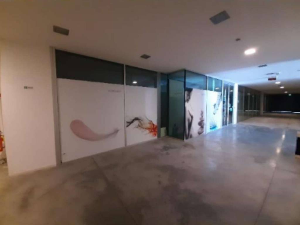 negozio in vendita a Tolentino
