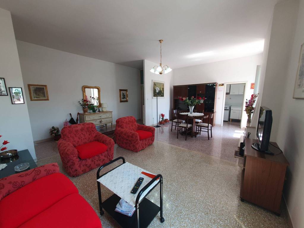 intera palazzina in vendita a Tolentino