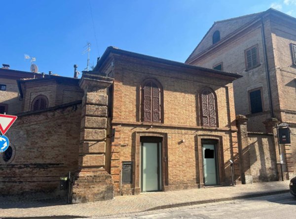 negozio in vendita a Tolentino in zona Pace