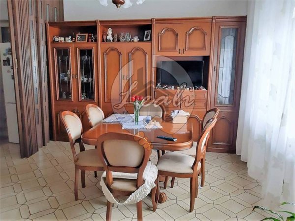appartamento in vendita a Tolentino in zona Cisterna