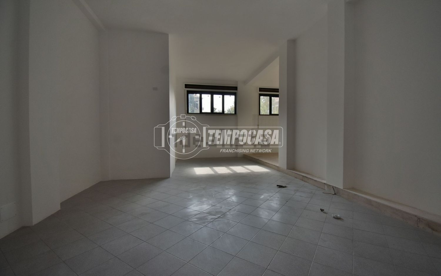 negozio in vendita a Tolentino