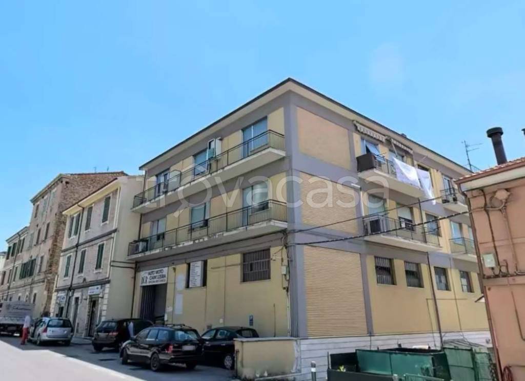 appartamento in vendita a Tolentino in zona Le Grazie