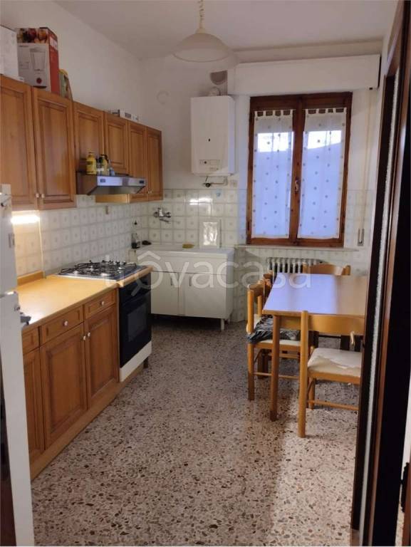 appartamento in vendita a Tolentino in zona Pace