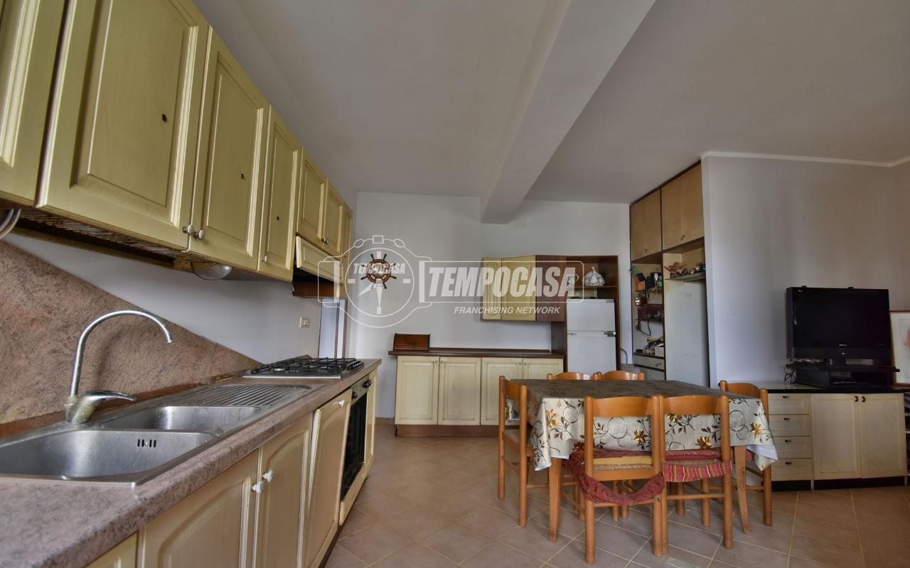 appartamento in vendita a Tolentino in zona Le Grazie