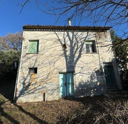 casa indipendente in vendita a Tolentino in zona Santa Croce