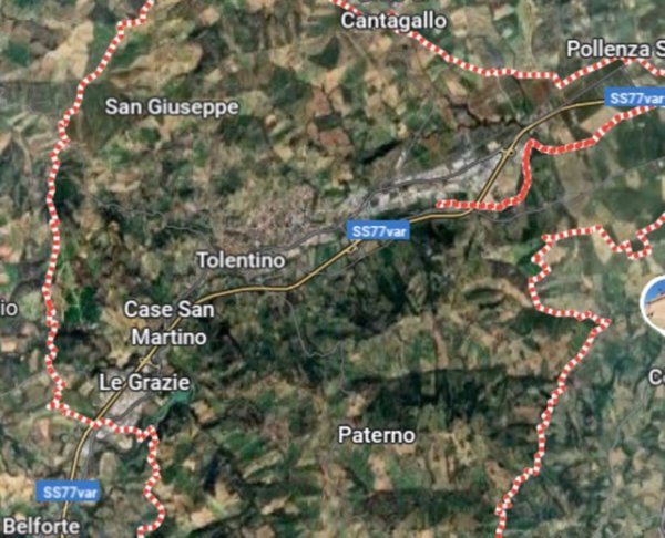 locale commerciale in vendita a Tolentino