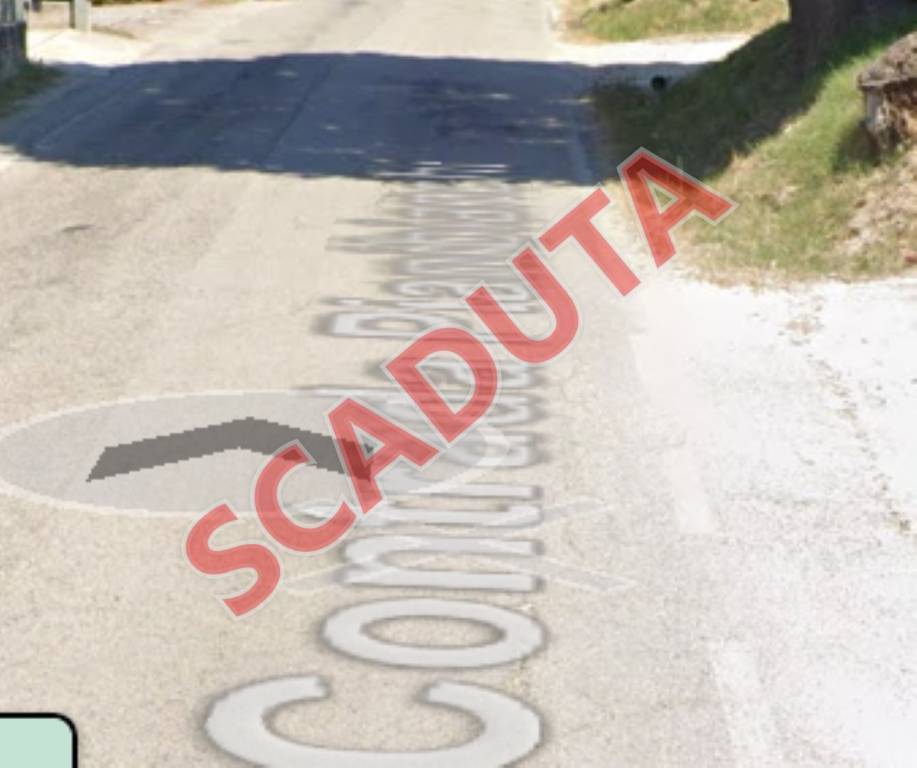 locale commerciale in vendita a Tolentino