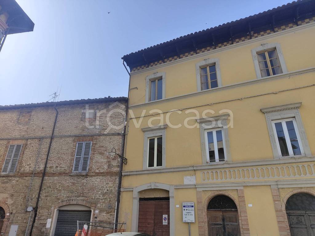 casa indipendente in vendita a Tolentino
