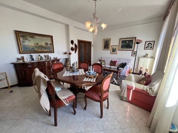 intera palazzina in vendita a Tolentino