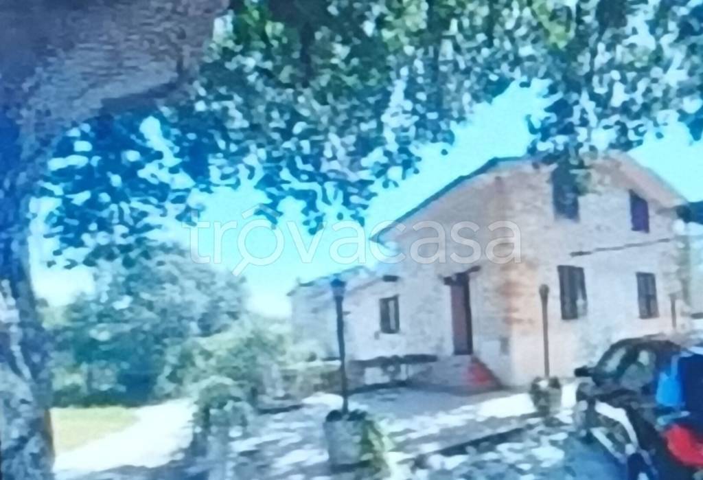 casa indipendente in vendita a Tolentino in zona San Rocco