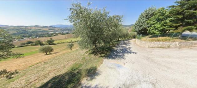 locale commerciale in vendita a Tolentino in zona San Martino