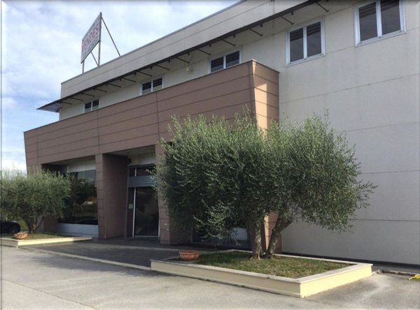 capannone in vendita a Tolentino