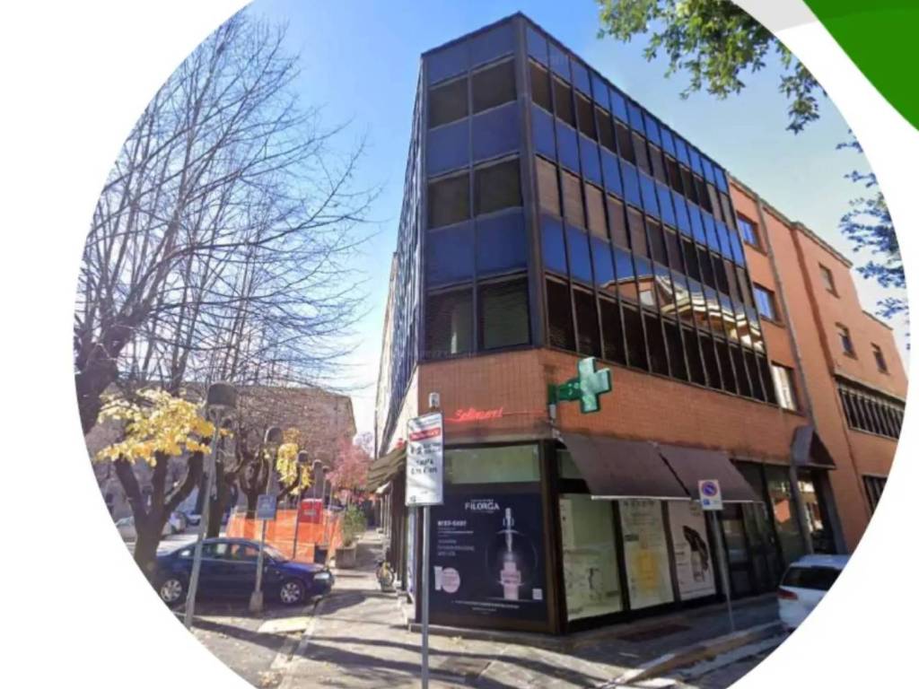 negozio in vendita a Tolentino