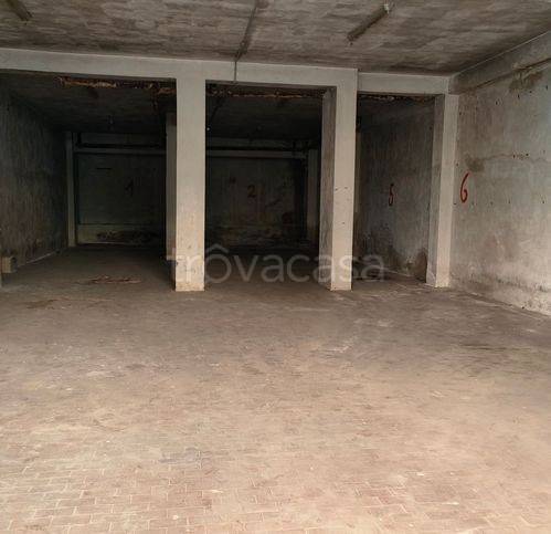 negozio in vendita a Tolentino in zona Le Grazie