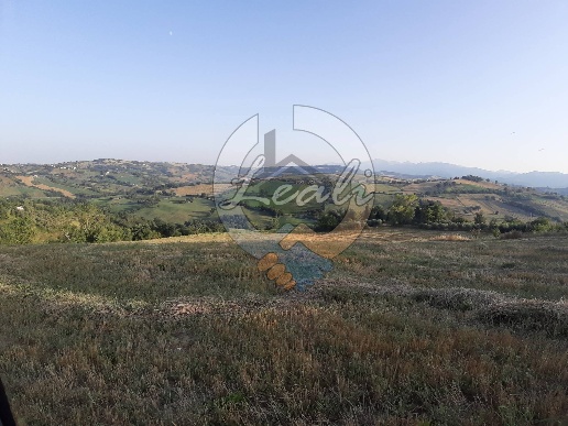 casa indipendente in vendita a Tolentino in zona Sant'Angelo