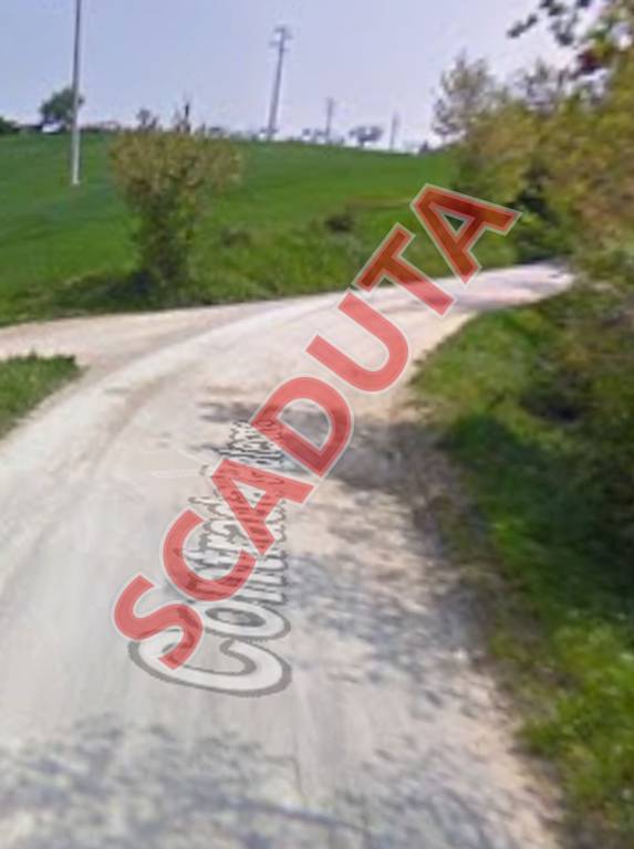 casa indipendente in vendita a Tolentino