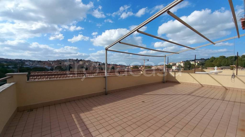 appartamento in vendita a Tolentino in zona Le Grazie