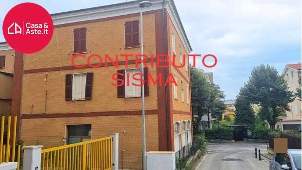 intera palazzina in vendita a Tolentino