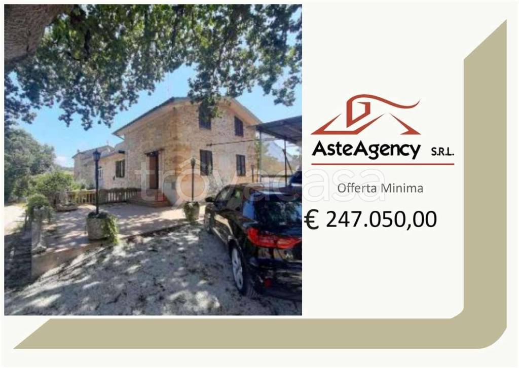 casa indipendente in vendita a Tolentino in zona San Rocco