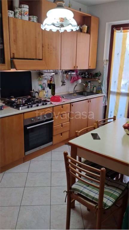 casa indipendente in vendita a Tolentino