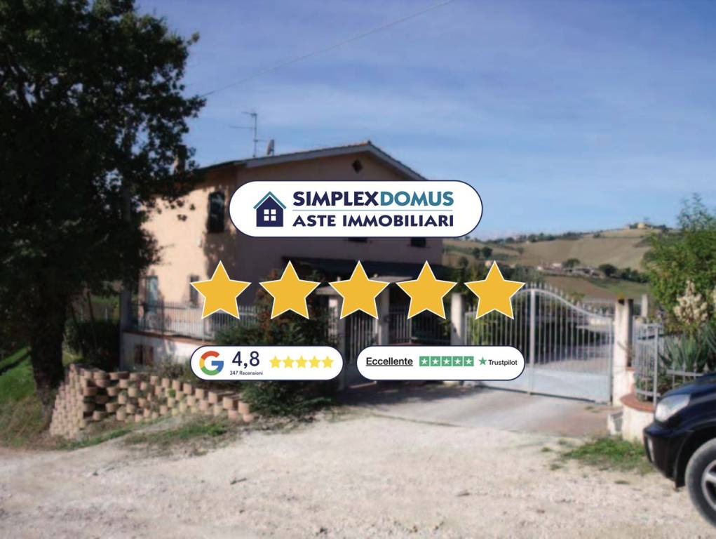 casa indipendente in vendita a Tolentino