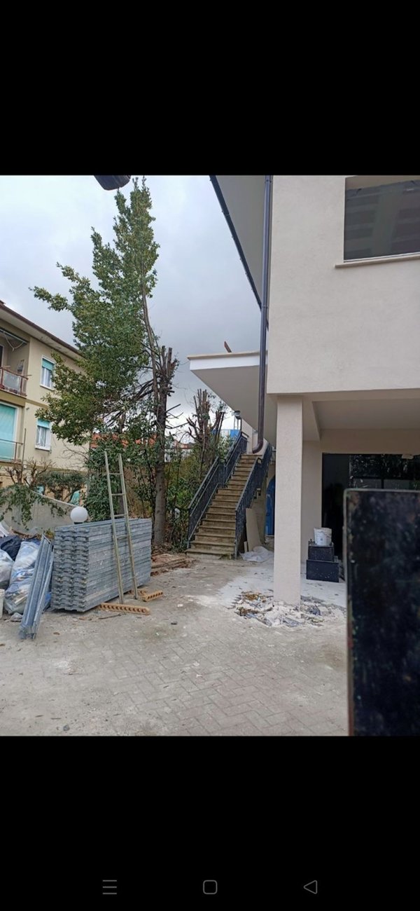 casa indipendente in vendita a Tolentino