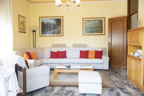 casa indipendente in vendita a Tolentino in zona Le Grazie