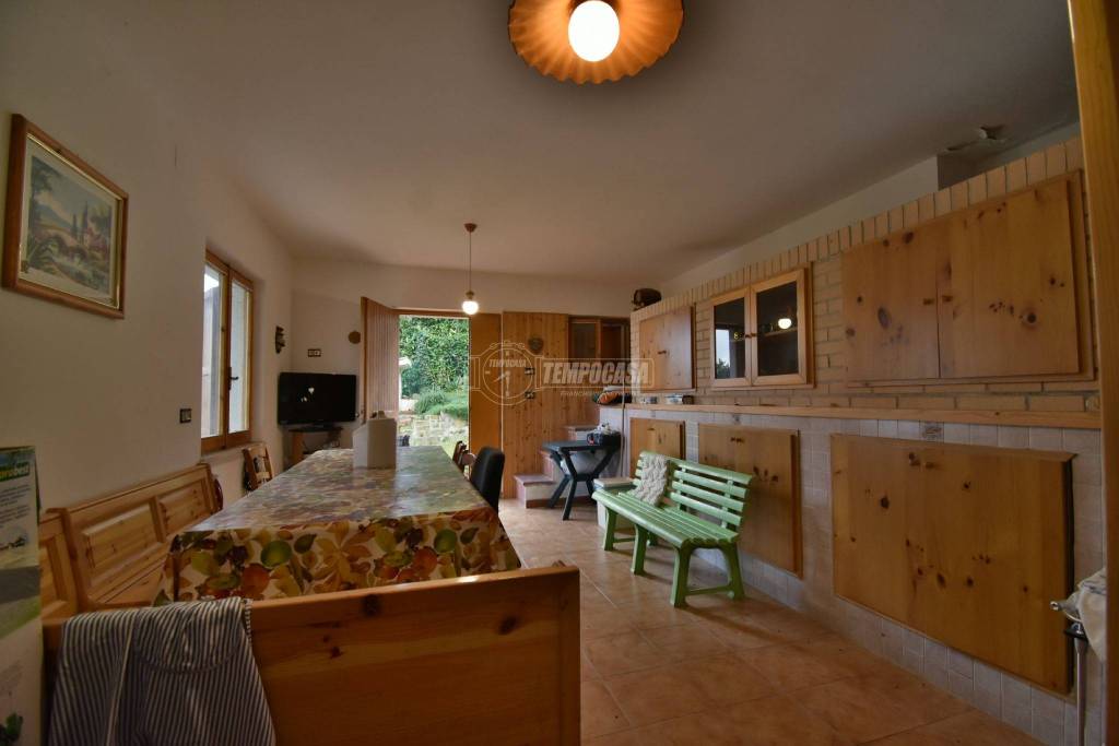 casa indipendente in vendita a Tolentino in zona Sant'Andrea