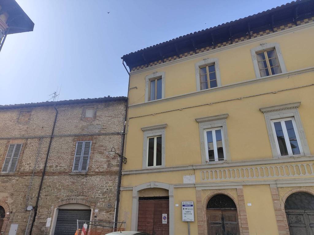 casa indipendente in vendita a Tolentino