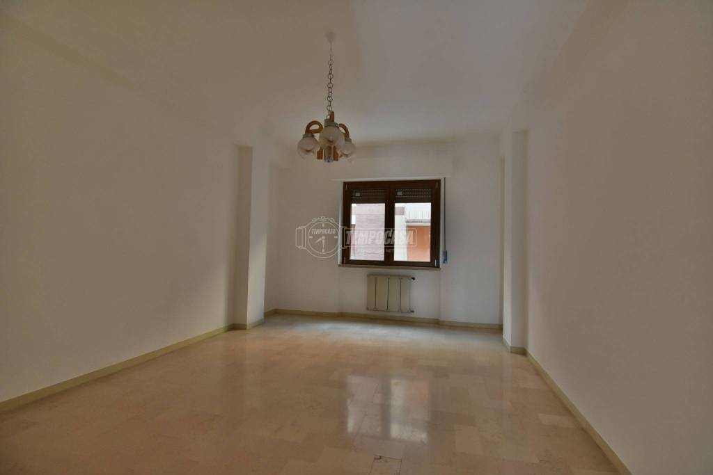 appartamento in vendita a Tolentino in zona Pace